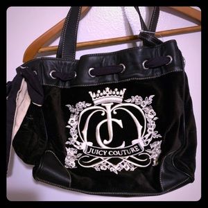 Used but in good condition juicy couture hand bag
